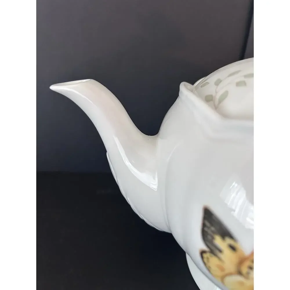 Lenox Butterfly Meadow Teapot with lid Louise De Luyer Blue Flowers Excellent